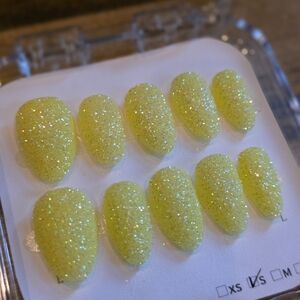 30. Glittery Yellow Sugar style Press on